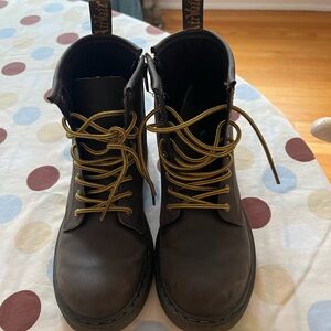 Doc Martin’s Kids size 5